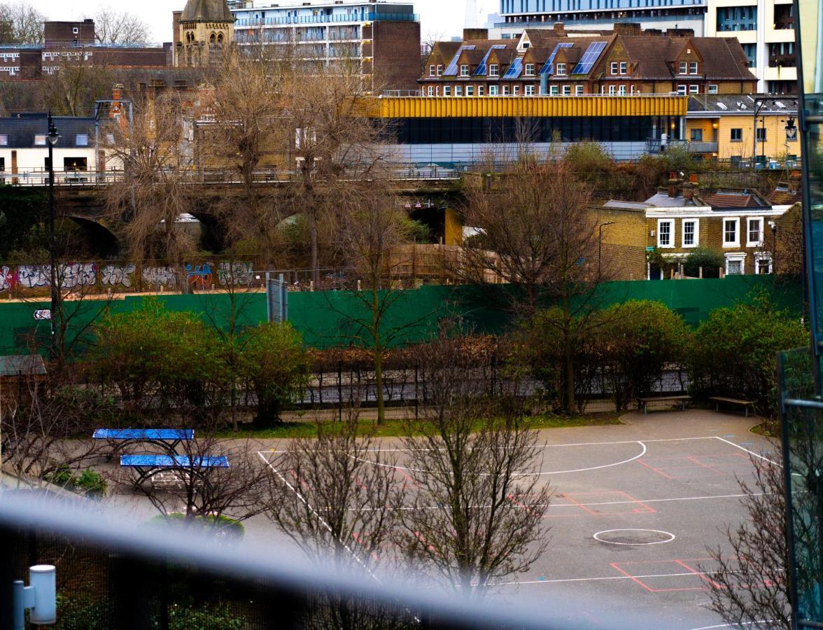 Lovely 1-Bed Apartment In Hackney Londra Exterior foto